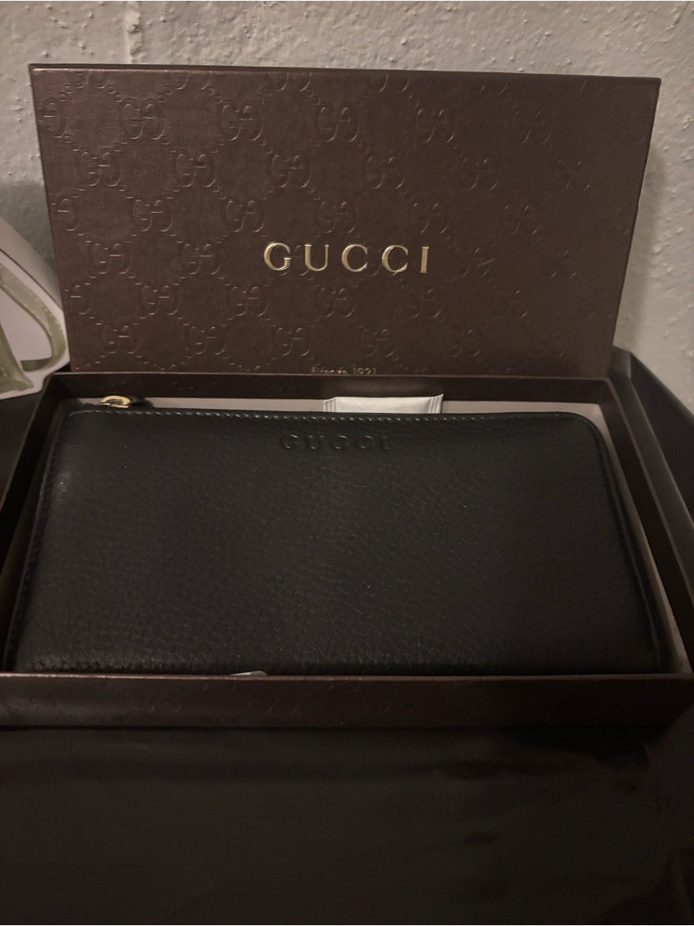 Gucci Navy Blue Leather Zip Wallet with Gold Zipper AUTHENTIC RETAIL $1850 - Picture 1 of 10